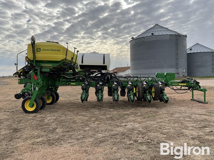 2021-john-deere-1775nt-image-4