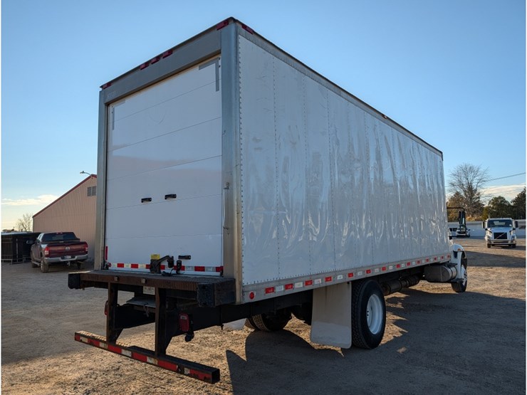 2016-international-durastar-4300-image-8