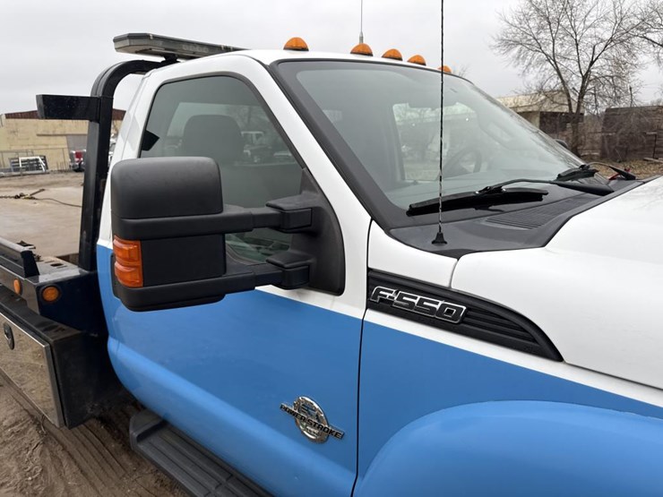 ford-f550-xlt-image-28