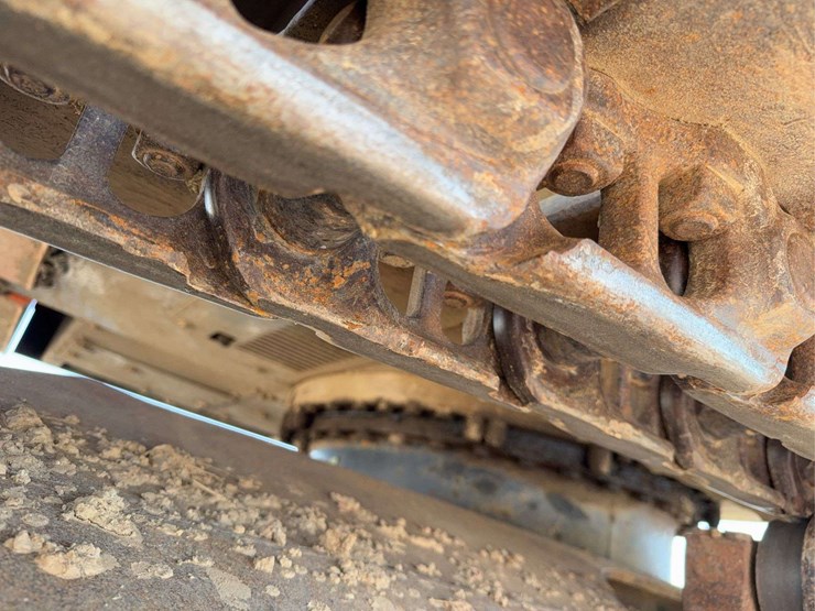 hitachi-225-excavator-image-19