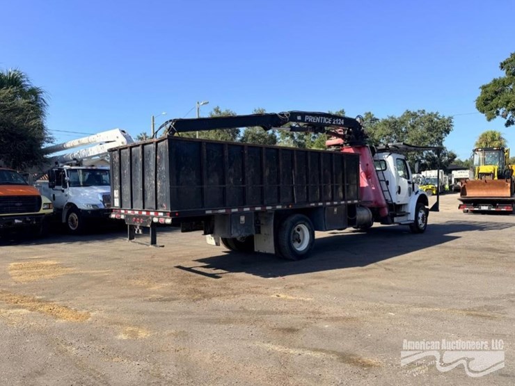 freightliner-m2-106-image-3