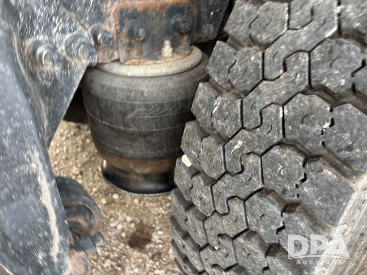 freightliner-fld112-image-67