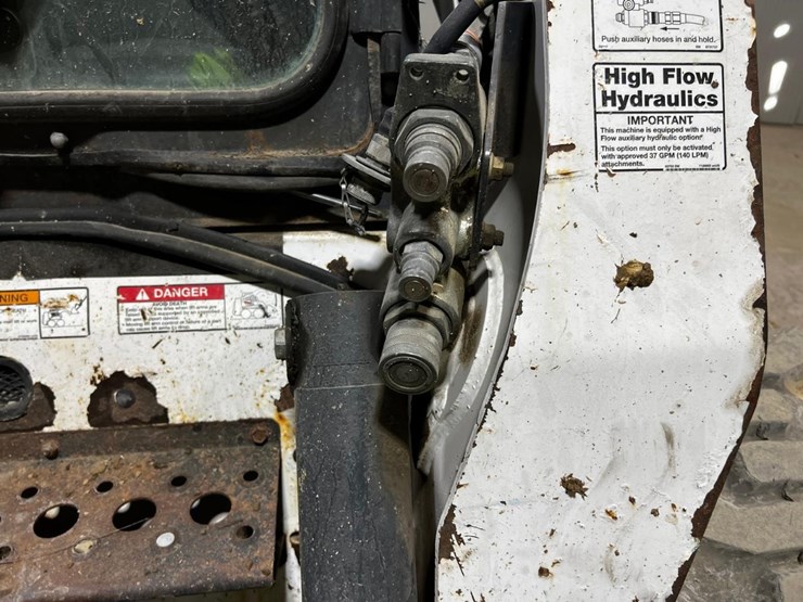 bobcat-s330-image-11