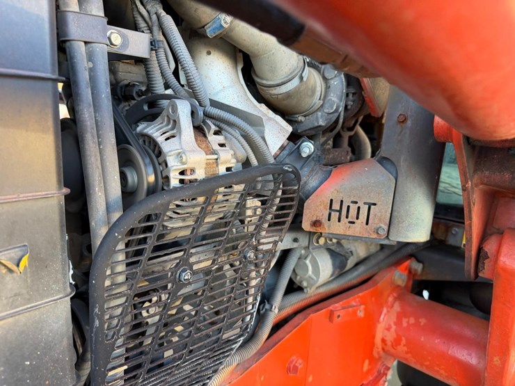 2016-kubota-m8560-image-21