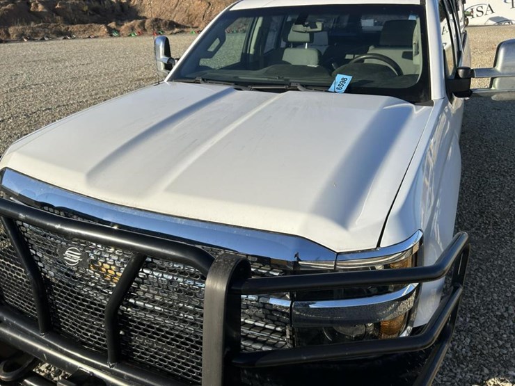 2015-chevrolet-silverado-2500hd-image-71