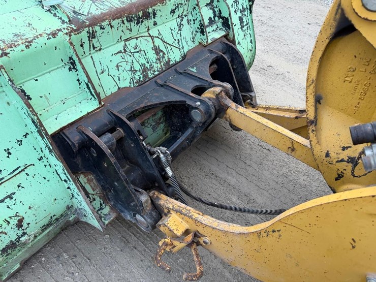 2012-caterpillar-906h-image-13