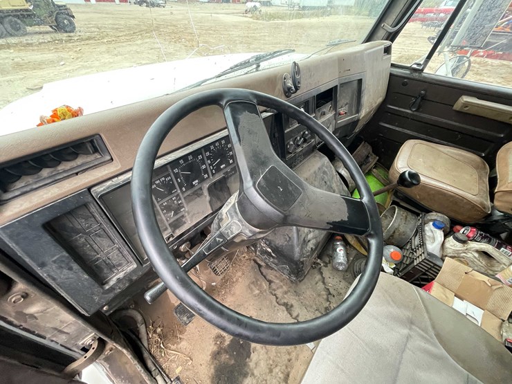 international-4900-image-66