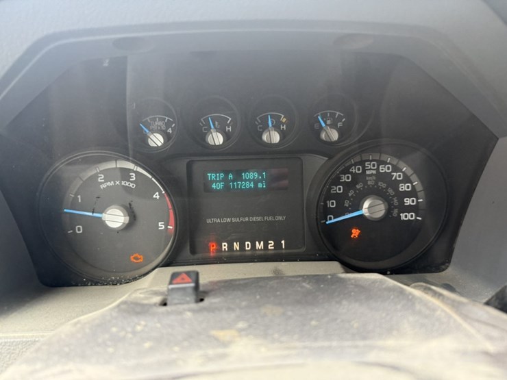 2011-ford-f550-image-39