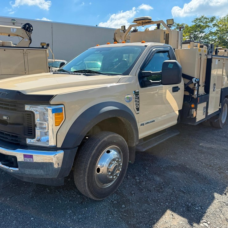 FORD F550 XL