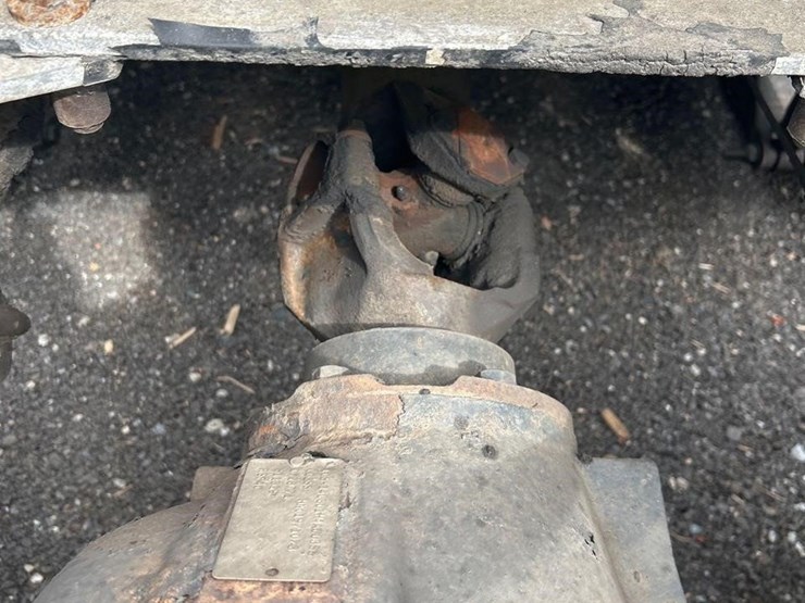 peterbilt-384-image-11