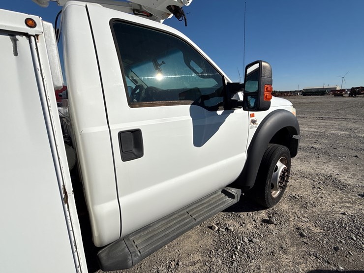 2012-ford-f550-image-17