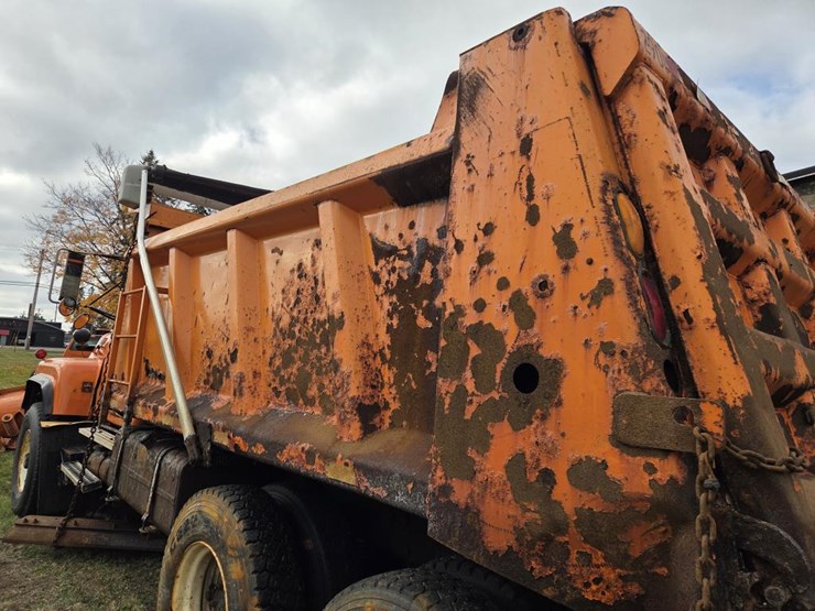 mack-rd690s-image-30