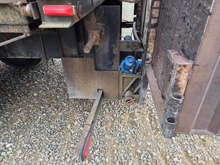 2013-international-durastar-4300-image-47