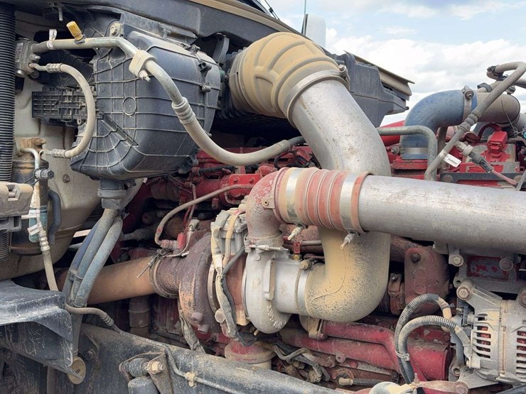 2017-kenworth-t880-image-34