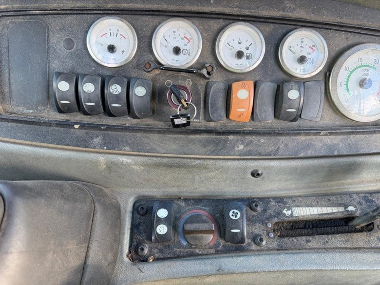 caterpillar-420d-image-33