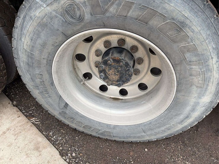 2010-kenworth-t800-image-25