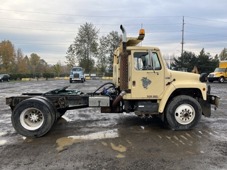 1986-international-1954-s/a-truck-tractor-image-3