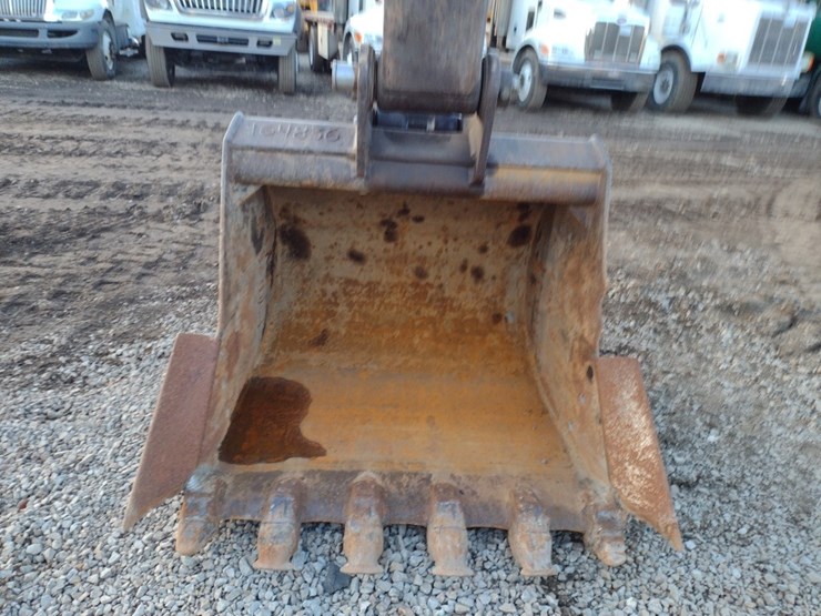 volvo-ec160b-lc-image-17