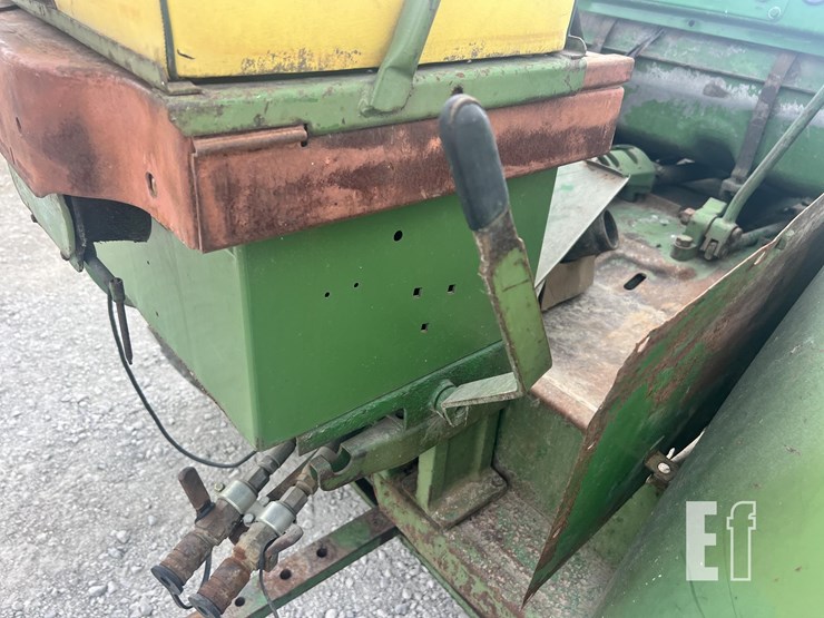 john-deere-830-image-33