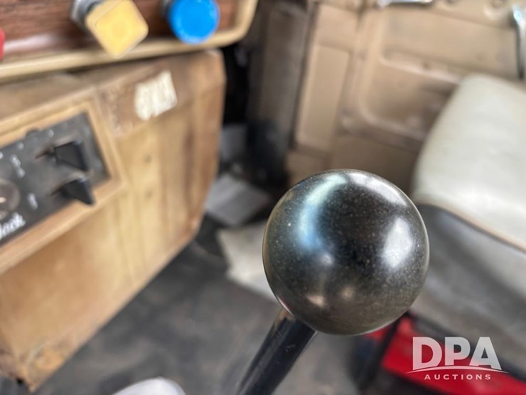 1985-mack-r686st-image-34