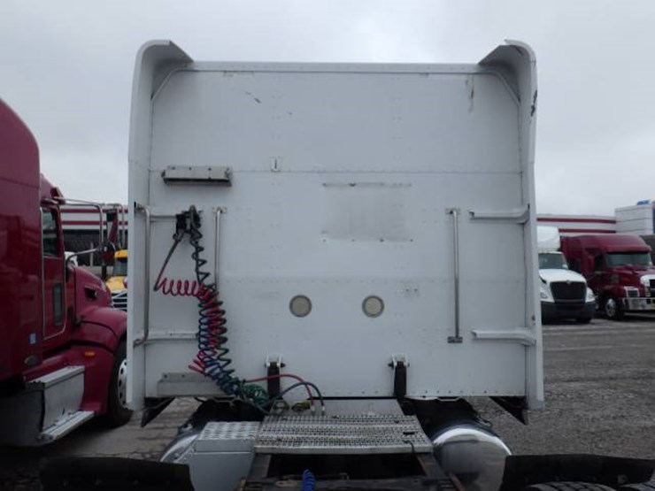 peterbilt-389-image-14