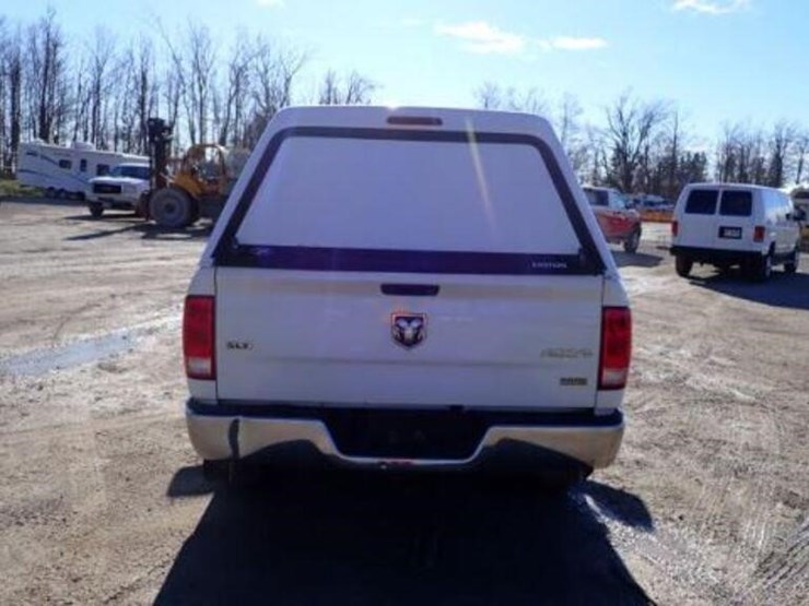 ram-1500-slt-image-6