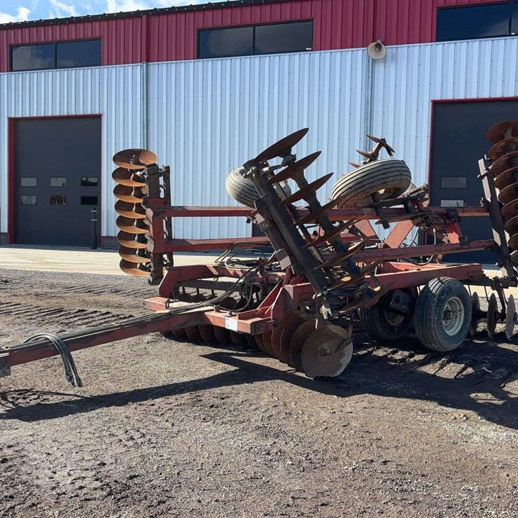 2005 INTERNATIONAL 496