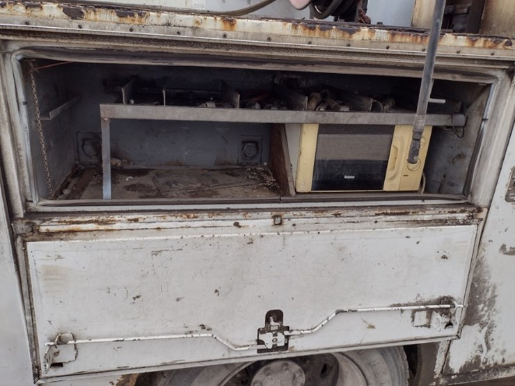 freightliner-fl60-image-26