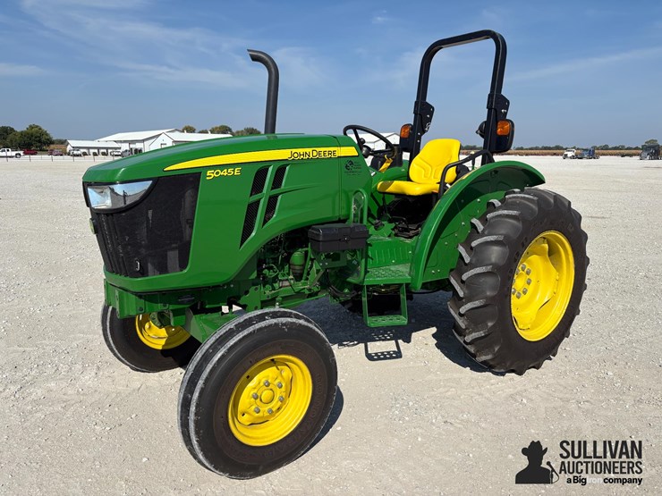 john-deere-5045e-image-1