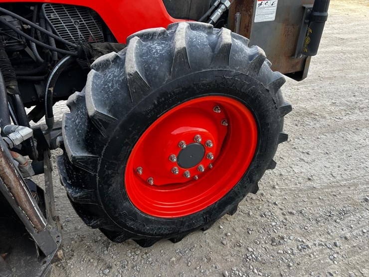 2015-kubota-m8560-image-21