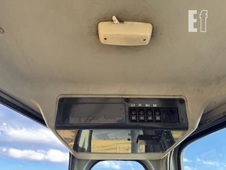 komatsu-d65ex-12-image-21