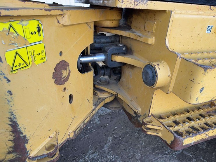 caterpillar-563c-image-14