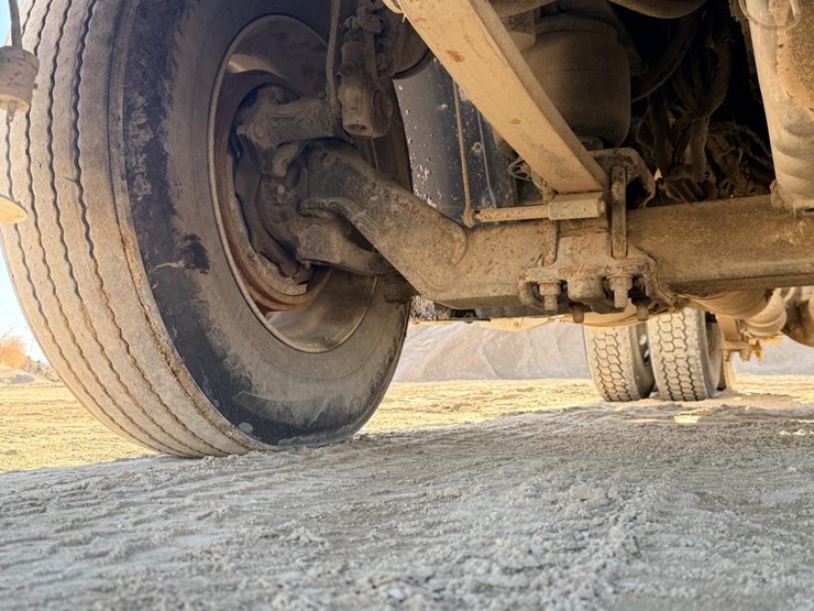 2007-freightliner-columbia-120-image-49