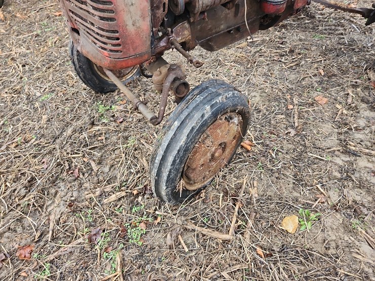 farmall-a-gas-tractor-image-6