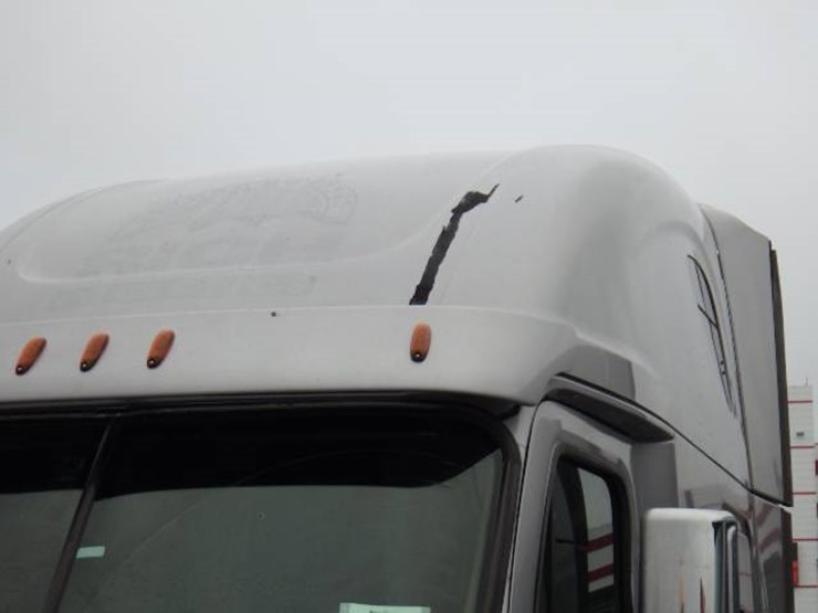 2019-freightliner-cascadia-125-image-2