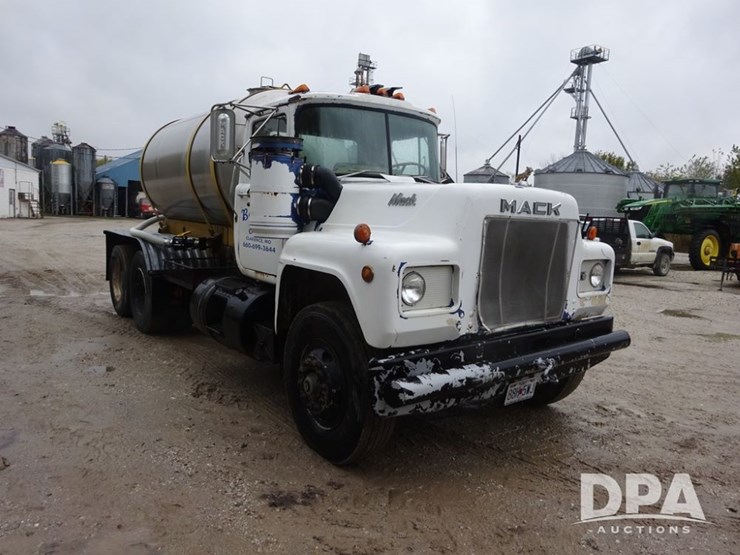 mack-r686st-image-9