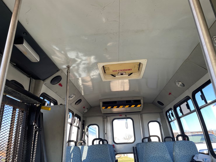 2001-ford-transit-image-26