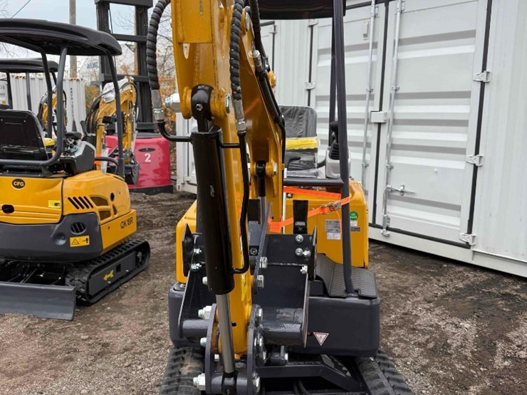 new-cfg-industrial-co-mini-excavator-model-mx20r-image-3