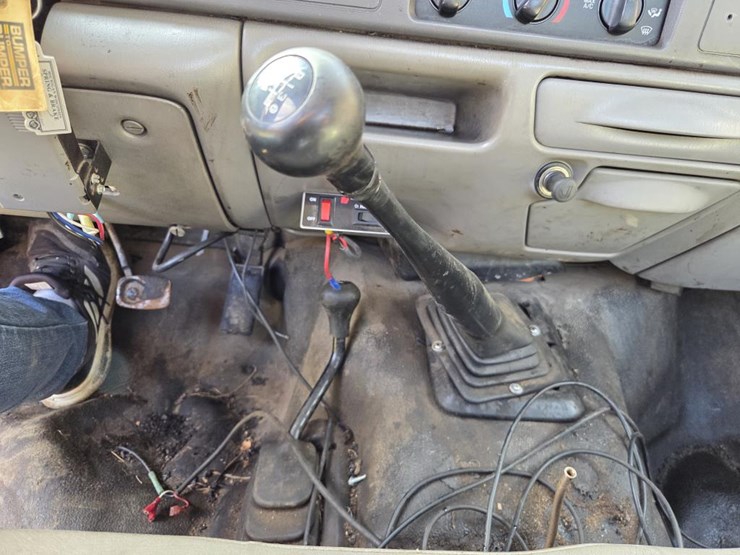 ford-f550-xl-image-47