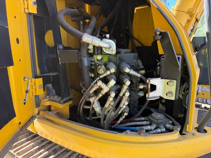 kobelco-sk140-image-21