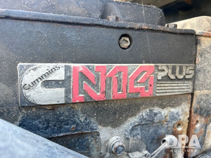 1996-freightliner-fld120-image-46