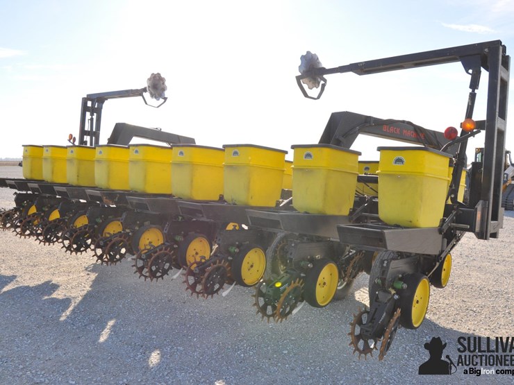 black-machine-16-17-image-5