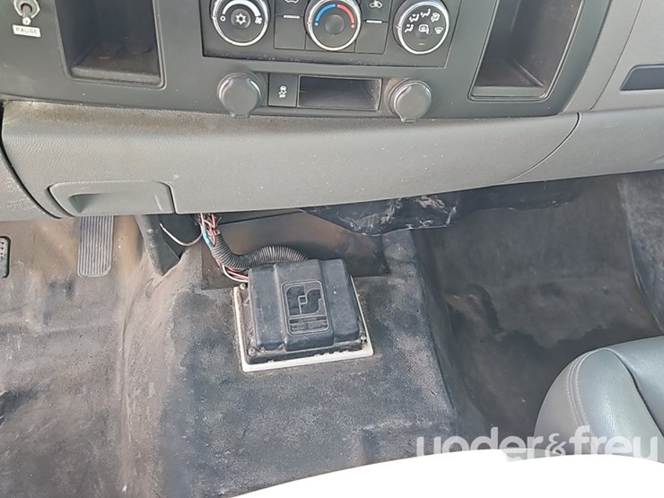 chevrolet-silverado-2500-image-30