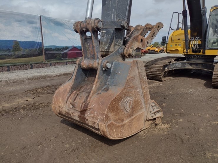 deere-250g-lc-image-16