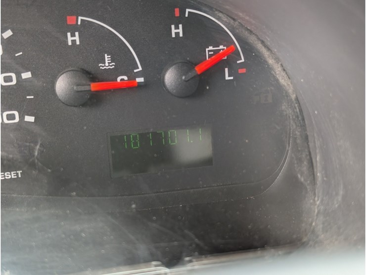 2006-ford-e350-image-18