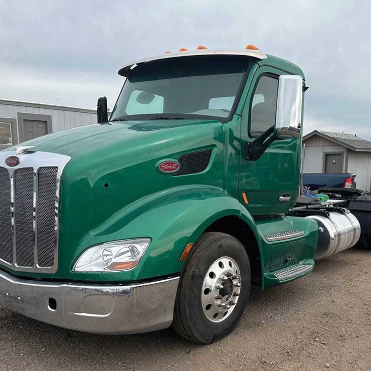 2021 PETERBILT 579