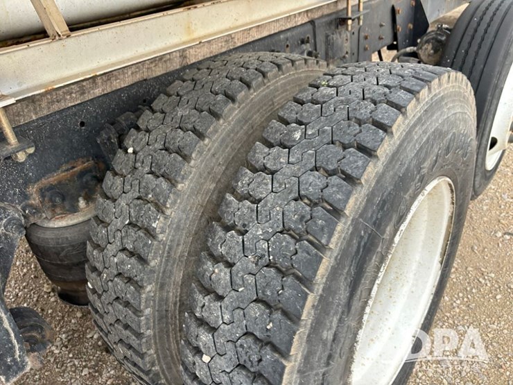 freightliner-fld112-image-68