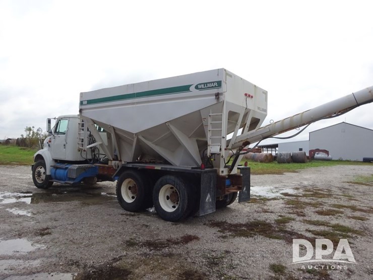 2003-international-8100-image-29