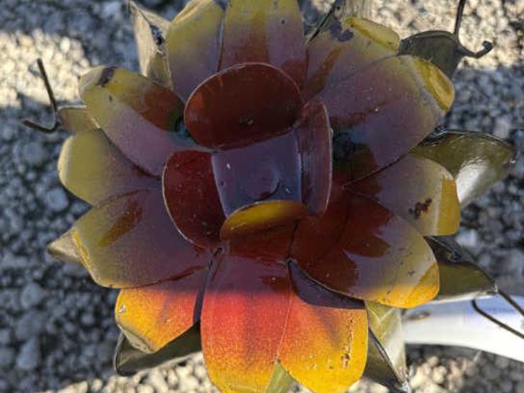 #88-•-metal-art--small-cactus-w/-flower-image-2