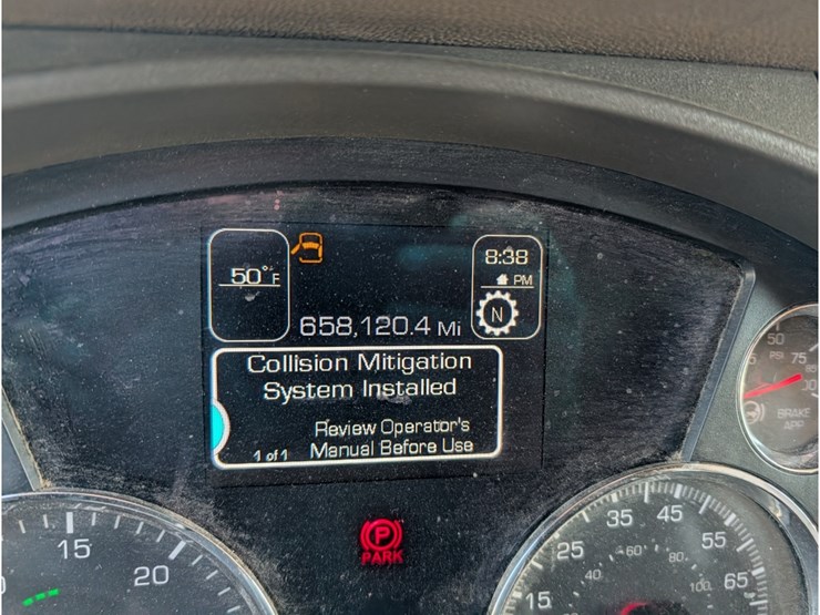 2017-kenworth-t680-image-29